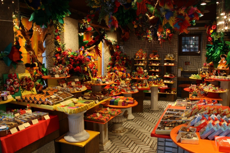 vente-LE CASTELLET-min_candy_store_chocolate_shop_chocolate_switzerland-393515